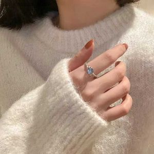 Cluster Anneaux Fashion Blue bleu brillant Ring Y2k Expression fille Fairy Exquis Open Dinger Ring Womens Mariage Fashion Jewelry Gifts240408