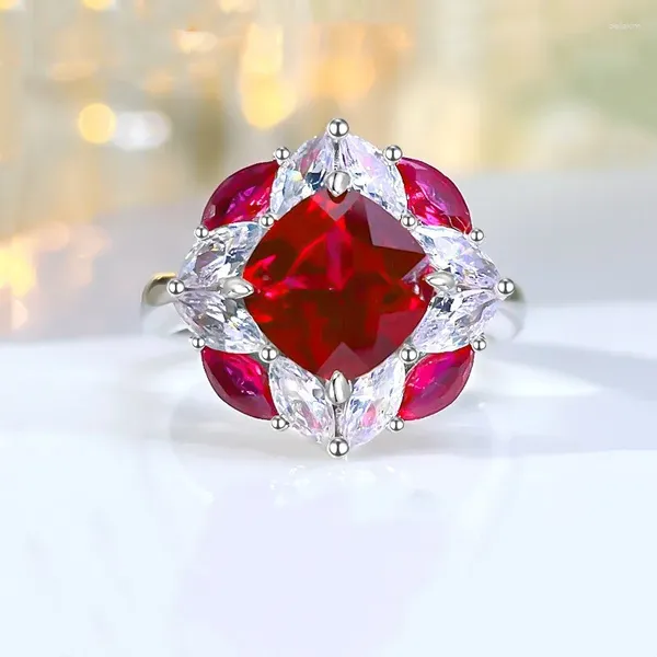 Bagues de cluster Bague de bourgeon de fleur de trésor coloré en argent 925 à la mode et de luxe sertie de diamants à haute teneur en carbone pour une utilisation quotidienne des petites personnes