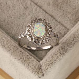 Bagues de cluster Femelle Petit Feu Blanc Opal Bague Réel 925 Sterling Argent Engagement Cristal Ovale Mariage Pour Les Femmes