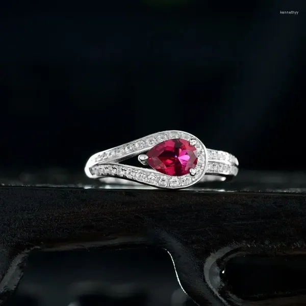 Anillos de racimo Joyería fina Plata de ley 925 Rubí Piedra preciosa sintética Boda de diamantes con alto contenido de carbono