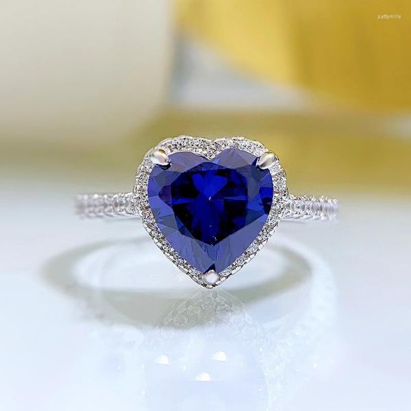 Bagues en grappe bijoux fins 925 argent Sterling bleu saphir cubique zircone en forme de coeur bague en pierre centrale pour les femmes