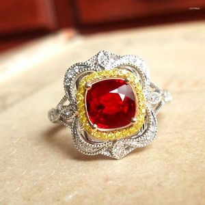 Cluster Ringen Foydjew Italiaanse Retro Sieraden Luxe Simulatie Mozambique Duif Bloed Rode Robijn Irissen Ontwerp Zilveren Kleur Ring Voor Vrouwen