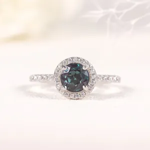 Bagues de cluster GEM'S BALLET 925 Sterling Silver Round Color Change Lab Alexandrite Halo Bague de fiançailles Juin Birthstone Femmes Cadeau d'anniversaire