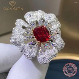 Bagues de cluster Gica Gema Luxe 925 Sterling Silver VVS 3EX 5CT Coussin Cut Simulé Moissanite Ruby Gemstone Flower Ring Fine Jewelry