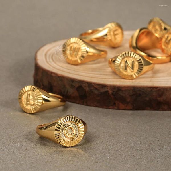 Anillos de racimo Gold Color Inicial para mujeres Signet Minimalista Ring Lette Size 7 Mayorista GR74
