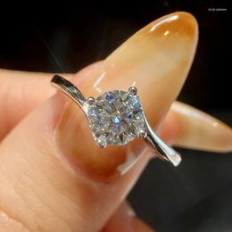 Cluster anneaux GRA 0,5-1CT ORIGINAL CERTIFIÉ MOISANITE DIAMOND MARIAGE POUR FEMMES REAL 925 SIRGE STERLING TOP Quality Luxury Bijoux