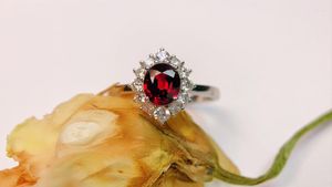 Cluster Rings GRC 2031 Solid 18K Gold Nature 0.66ct Red Ruby Gemstones Diamonds Women Fine Jewelry Presents The Six-word Admonition