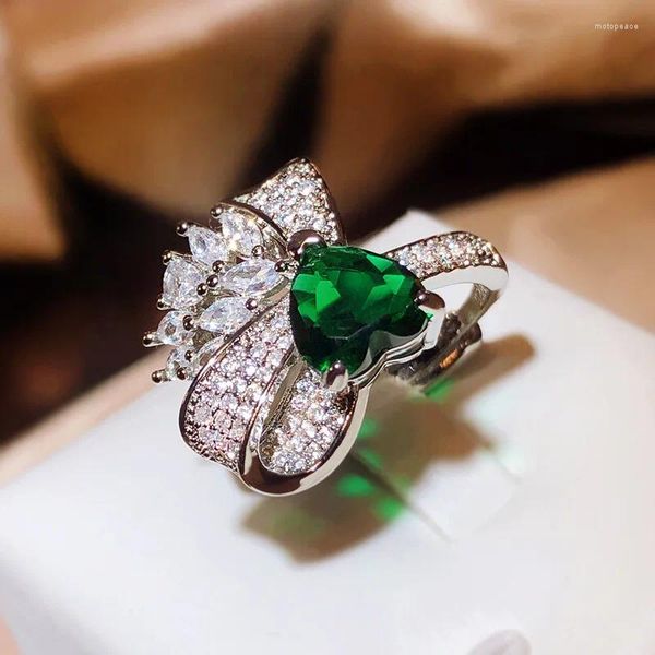 Bagues de cluster Coeur Emerald Green Stone Engagement Ouvert pour les femmes Shine CZ Inlay Mode 925 Sterling Silver Bijoux Bande de mariage