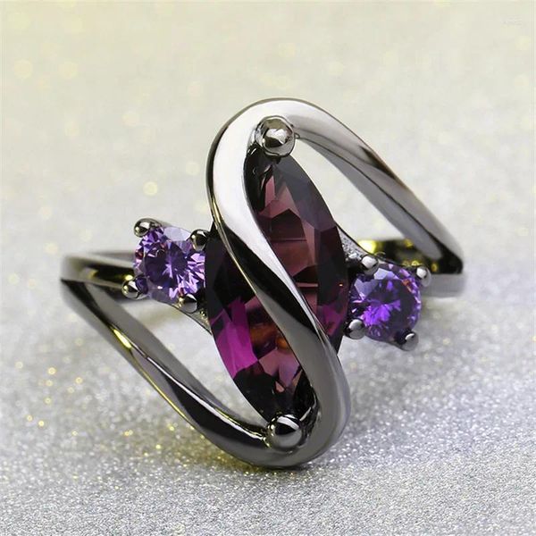 Bagues de cluster Haut de gamme CZ Purple Gemstone Bague Design Sense Horse Eye Noir Métal Géométrique Soirée Accessoires Bijoux À La Mode