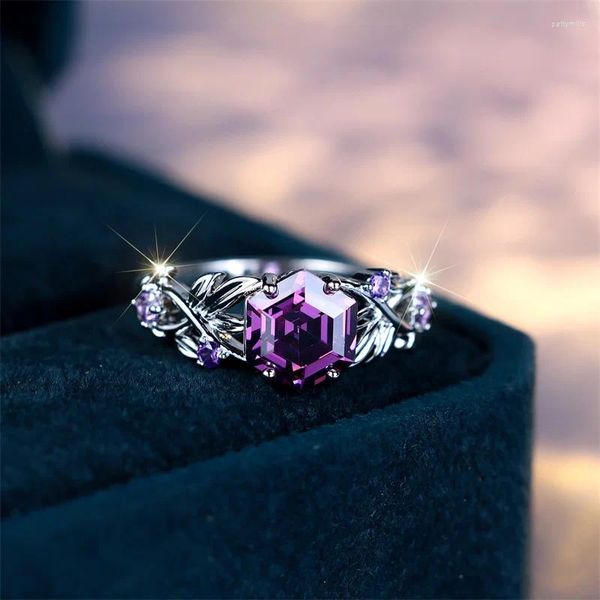 Anillos de clúster High Gorgeous Purple Inlid Hexagon Zircon Twist anillo Moda Color plateado Dainte Vintage Boda para mujeres Joyas Regalo