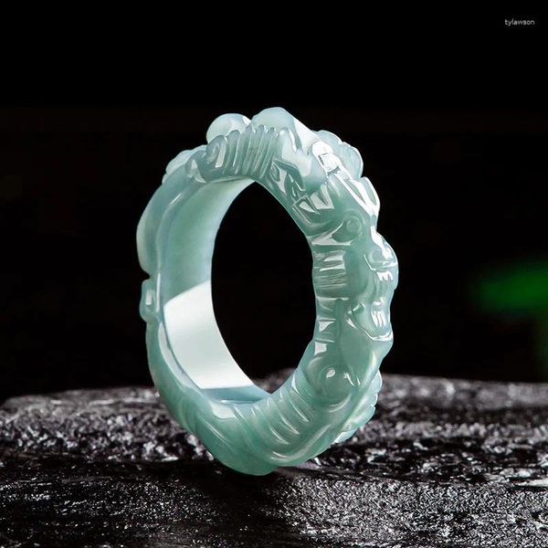 Bagues de cluster Bague de dragon d'eau bleue de jade naturel de haute qualité de haute qualité avec sculpture tridimensionnelle de type bijoux de jadéite goutte