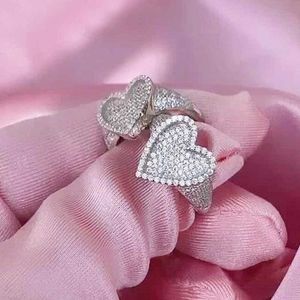 Cluster Ringen Hip Hop Nieuwe Vonken Grote Liefde Ring Iced Out Bling Volledige Micro Pave Cz Punk Rap Vinger Sieraden maat voor Vrouwen Drop Shipping 230620