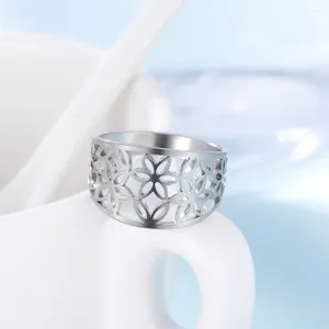 Clusterringen Hollow Flower Meerlagige mode Wide Ring Simple For Women Party Fine Jewelry Classic Gift Wedding Trendy