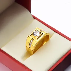 Anillos de racimo Hoyon Recubrimiento real Joyería de oro 24k Anillo original para hombres Bandas de boda Imitación Diamante Cubic Zircon Gems Dedo redimensionable