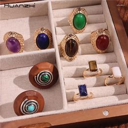 Clusterringen Huanzhi Vintage Round Round Round Large Wood Ring Natural Stone Geometrische schroefdraad Verklaring Dikke sieraden voor vrouwen 2024 Design