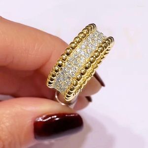 Cluster ringen Huitan Bling Promise for Women Wedding Bands Accessoires Nieuw ontwerp vrouwelijke mode feestjuwelen