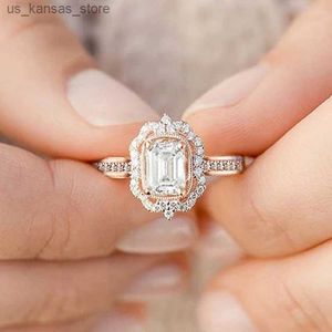 Cluster Anneaux Huitan Creative Design Womens Ring Engagement Party Femme Womens Ring Elegant Womens Accessoires Fashion Jewelry Landing240408