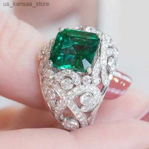 Clusterringen Huitan Elegant Ladys Rings For Wedding Anniversary Party Full Bling Iced Out Green CZ Rings Silver Color Moms Cadeau nieuwe sieraden240408
