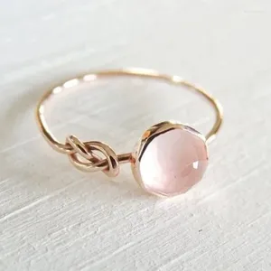 Cluster Ringen Huitan Romantisch Rose Goud Kleur Ring Vrouwen Solitaire Roze Steen Prinses Party Vinger Accessoires Mode-sieraden Leuk Cadeau