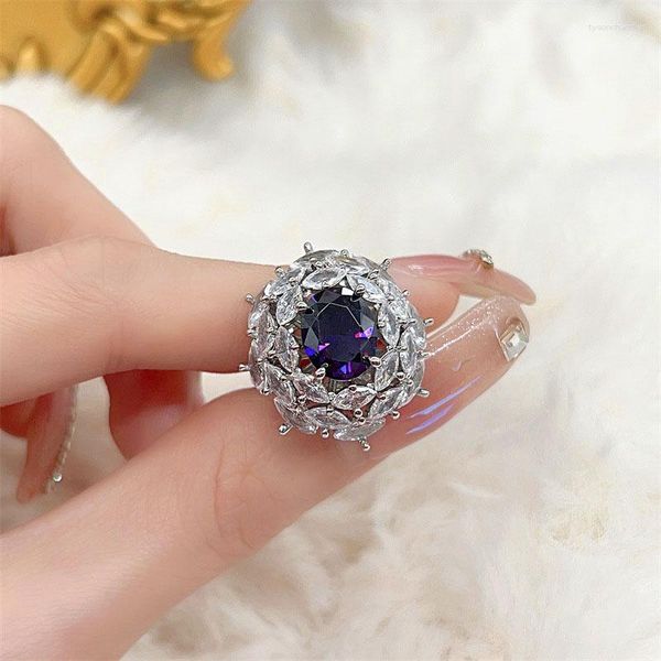 Anillos de racimo en Purple Hoop para mujeres con Zirconia de piedra Elegante elegante Retro Designador de lujo Accesorios de joyería Fecha de boda