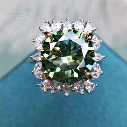 Clusterringen Inboost -aankomst 925 Zilver 5 ct Uitstekende Cut Pass Diamond Test Groene Moissanite Snowflake Ring Vrouwen bruiloft Fijne sieraden