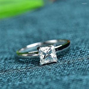 Clusterringen Inboost -kussen Cushion Cut Uitstekende kwaliteit Real D Color Pass Diamond Test Moissanite Ring 925 Silver Square Wedding RingsCluster RI