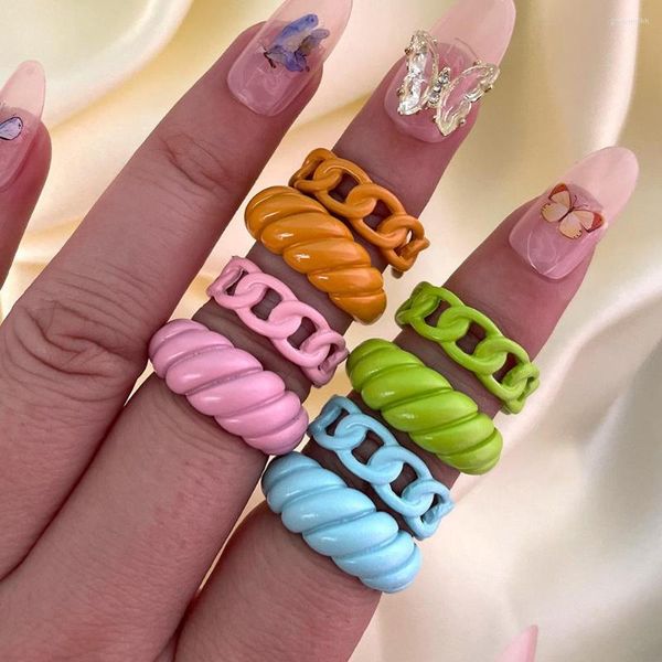 Anillos de racimo Ins Croissant anillo de resina lindo dulce colorido pintura en aerosol hueco roscado para mujeres niñas joyería de moda regalo