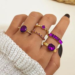 Bagues de cluster IPARAM Vintage Purple Crystal pour femmes Gold Color Metal Set Snake Fashion Bijoux Femme Designer Cadeaux de minorité