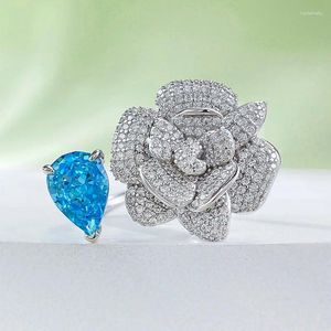 Cluster anneaux bijoux de printemps léger luxe en trois dimensions d'anneau de papillon pour femmes 925 argent synthétique rouge corindon