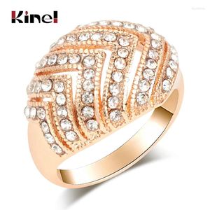 Clusterringen Kinel Bruid Betrokkenheid voor vrouwen Goudkleur Retro Look Big Oval Oostenrijkse kristalring Vintage sieraden 2024