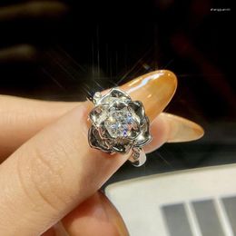 Cluster anneaux KNB 0.5ct fleur romantique Certifié Moisanite Diamond Wedding For Women Gift Real 925 Silver Silver Top Quality Fine JE