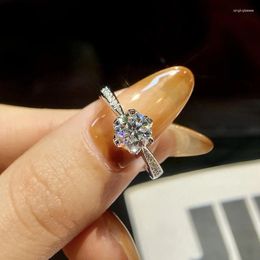 Cluster anneaux KNB 1CT D COLORS Classic Certifié Certifié Moisanite Diamond Engagement pour les femmes Real 925 Bijoux de qualité supérieure en argent sterling