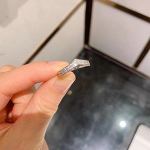 Anneaux de cluster coréen classique minimaliste micro set live bague de diamant à haute teneur en carbone avec trésor de couleur rétro zircon en gros