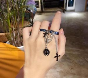 Cluster ringen Kpop Fashion Vintage mannen vrouwen religieuze kruis ketting kwast hanger Siamese verstelbare ring Anillos Egirl Bff Punk P4606881