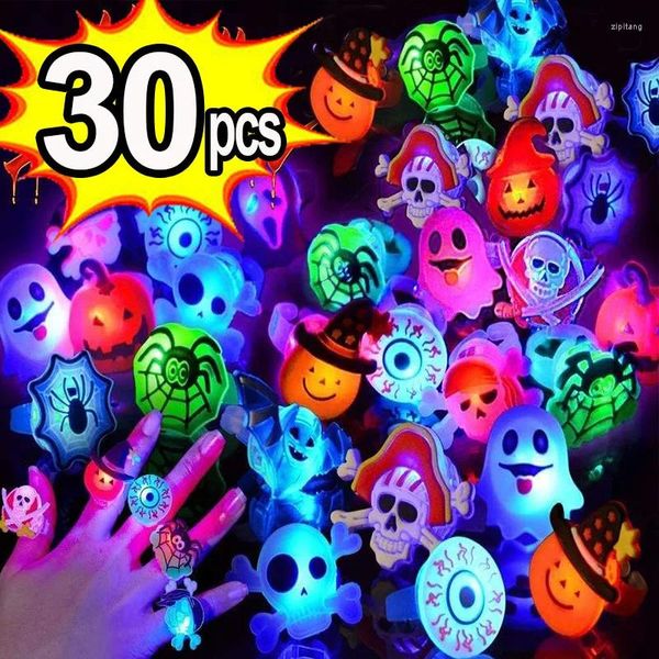 Bagues de cluster LED Lumineux Halloween Creative Citrouille Fantôme Crâne Brillant Dans Les Doigts Sombres Jouets Avec Des Lumières Bijoux Cadeaux De Fête