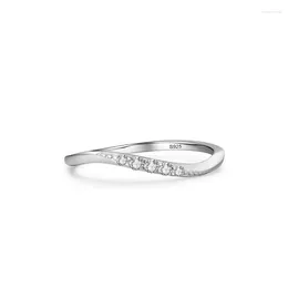 Cluster anneaux Lumière Luxury 925 Silver Minimalist Instagram Style Micro Inlaid Diamond Ring Création de polyvalence classique des femmes