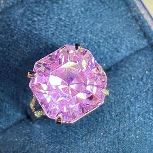 Clusterringen lr Kunzite 13.88CT Fijne sieraden Solid 18K Gold Nature Clean 18ct Gemstones Diamanten vrouwelijk voor vrouwen Ring