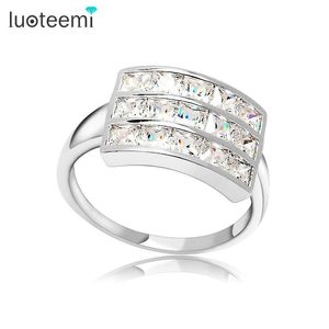 Cluster ringen Luoteemi groothandel persoonlijkheid Elegant Big For Women 2 Colors Fashion Cubic Zirkon Finger Sieraden Love