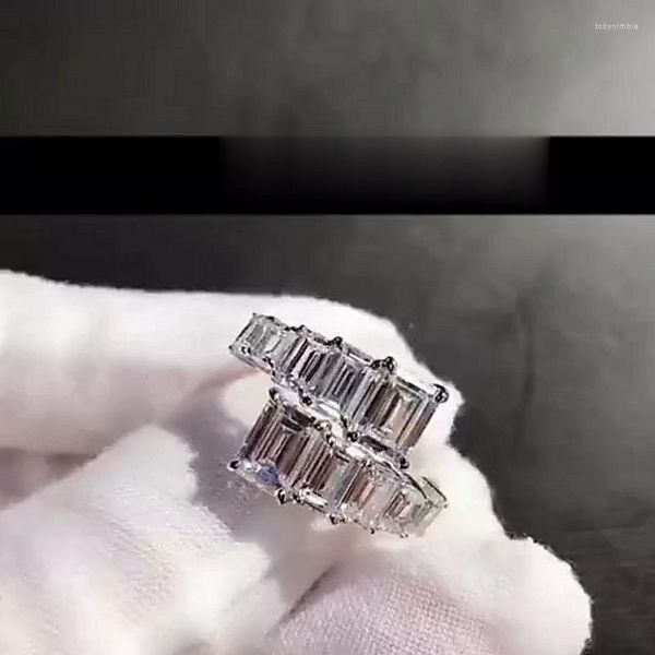 Anillos de racimo de lujo 925 dedo de plata esterlina para mujeres pavimentar corte esmeralda anillo de diamante simulado joyería regalo de niña al por mayor