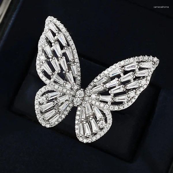 Bagues de cluster Luxe 925 Sterling Silver High Carbon Diamond Big Butterfly pour femmes Engagement Bague de mariage Party Fine Bijoux Cadeau