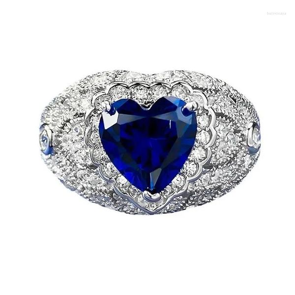 Anneaux de grappe de luxe et minimaliste 925 Bague saphir artificielle en forme de cœur Sier avec une incrustation de diamant à haut carbone polyvalent dans le niche d dhzth