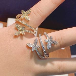Cluster anneaux luxueux élégant Brésil Initial empilable pour les femmes mariage 5a cz ajustement du doigt papillon