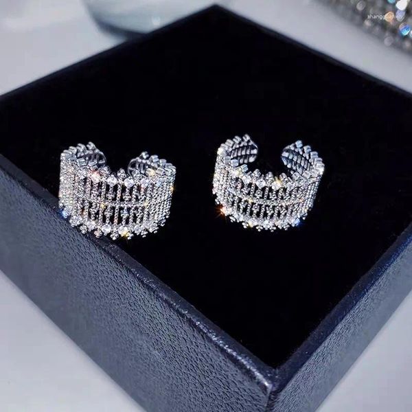 Cluster anneaux luxury flash creux blanc zirconia ring femelle 925 tampon diamant personnalité coréenne bijoux d'anniversaire de fête