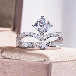 Anneaux de cluster Luxe Moissanite Couronne Bague S925 Sterling Argent avec Pt950 Plaqué Platine pour les femmes Proposition Cadeau de mariage Fine Bijoux