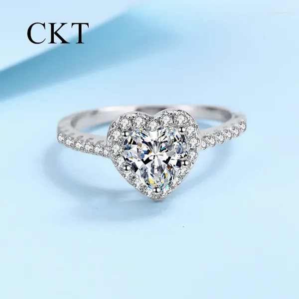 Cluster anneaux de luxe PT950 Platinum Fashion en forme de coeur d'amour 1 Diamond Moisanite pour les femmes Mariage scintillant Fine bijoux cadeau