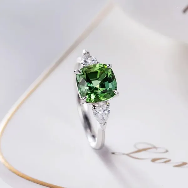 Anillos de clúster color plateado de lujo manzana verde turmalina para mujeres deslumbrantes size ajustable anillo joya de joyería al por mayor