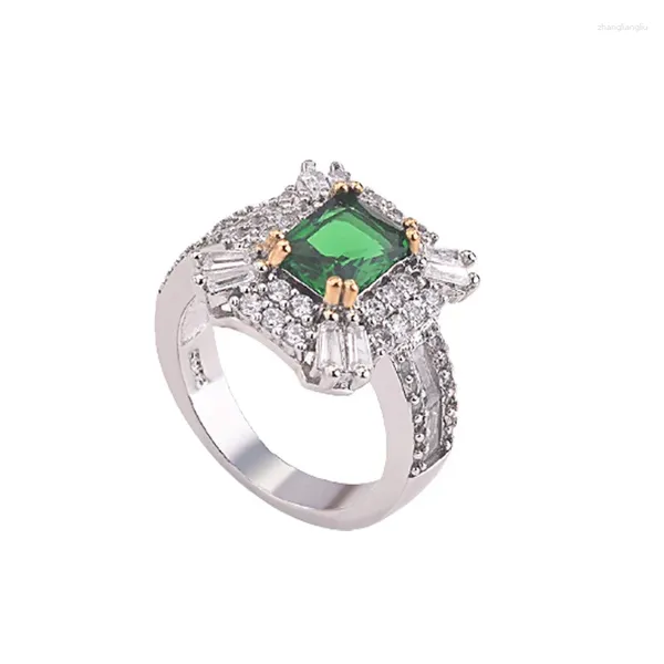 Bagues de cluster Luxe Vintage Emerald Square Zirconia Princesse Bague de fiançailles pour femmes Noble Bijoux en gros