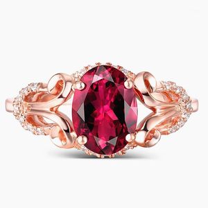 Anneaux de cluster Luxe Vintage Red Crystal Ruby Gemstones Diamants pour femmes Rose Gold Tone Bijoux Bijoux Bague Party Cadeau Accessoire 1