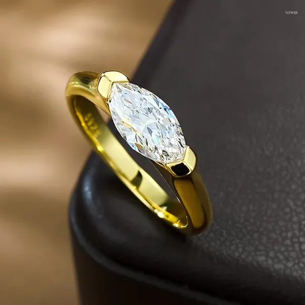 Anneaux en grappe Mao Shishi vend un anneau de diamant minimaliste pour l'œil de cheval avec 925 conception de zircon en forme de grain argenté pour les couples