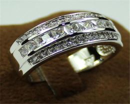 Anillos de clúster Men039s Deluxe 10k Gold White Princesscut Sapphire Crystal Gemstone Band Ring Boda para hombres Joyería de mujeres2588588